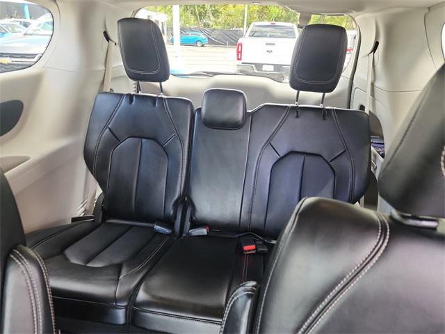 Photo of 2024 Bright White Clearcoat Chrysler Pacifica