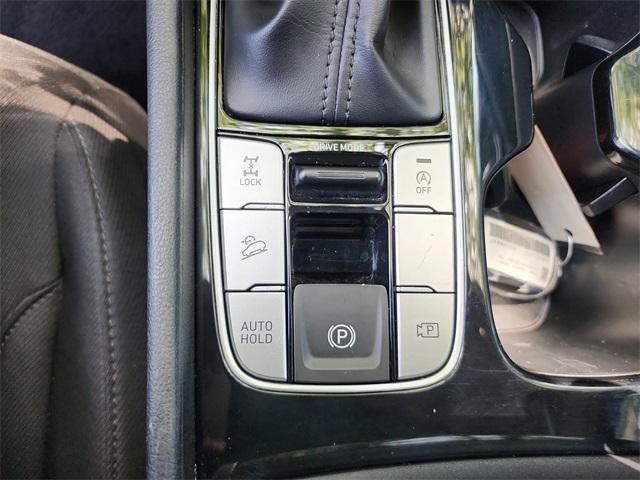 Photo of 2023 Shimmering Silver Hyundai TUCSON