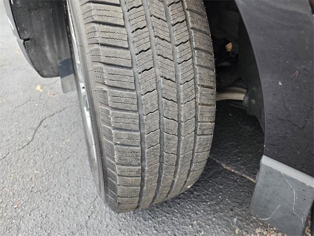 Photo of 2019 Agate Black Metallic Ford Edge