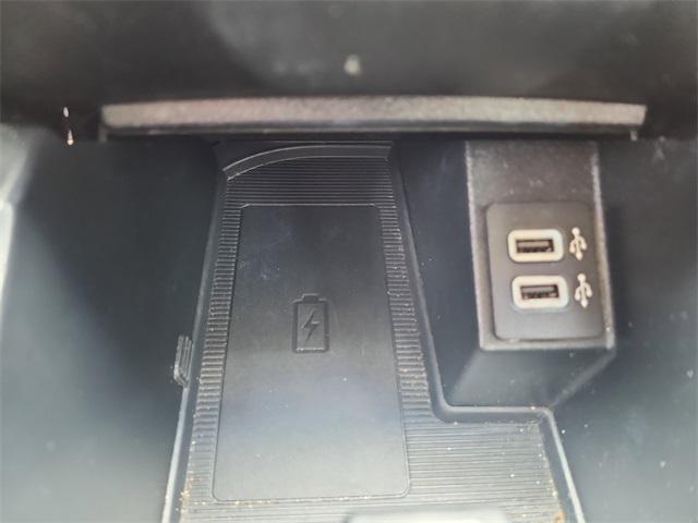 Photo of 2019 Agate Black Metallic Ford Edge