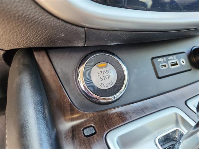 Photo of 2019 Magnetic Black Pearl Nissan Murano