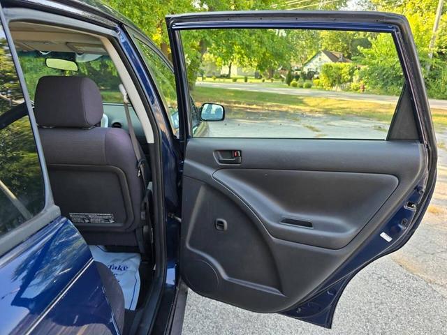Photo of 2003 Blue Pontiac Vibe