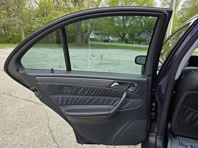 Photo of 2001 Blue Mercedes-Benz C-Class