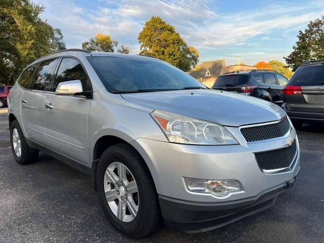 Photo of 2011 Silver Ice Metallic Chevrolet Traverse