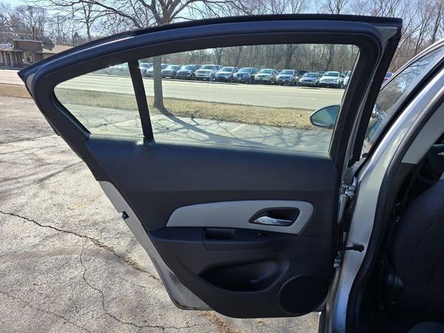Photo of 2013 Silver Ice Metallic Chevrolet Cruze