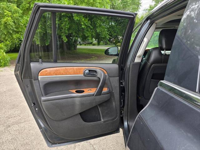 Photo of 2012 Pewter Buick Enclave