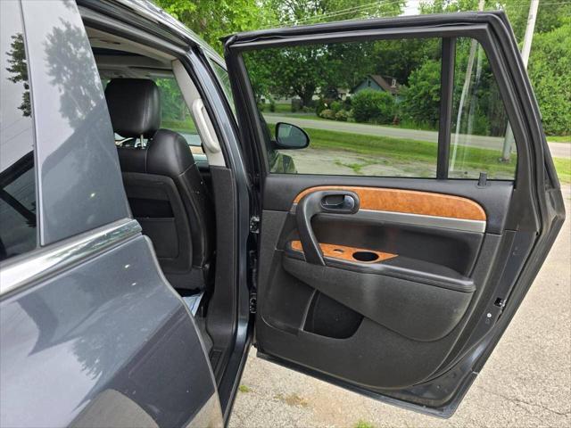 Photo of 2012 Pewter Buick Enclave
