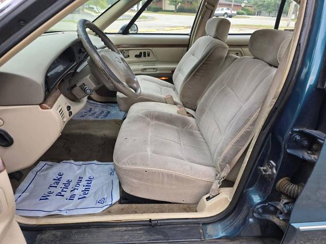 Photo of 1997 Medium Dark Teal Metallic Oldsmobile Eighty-Eight