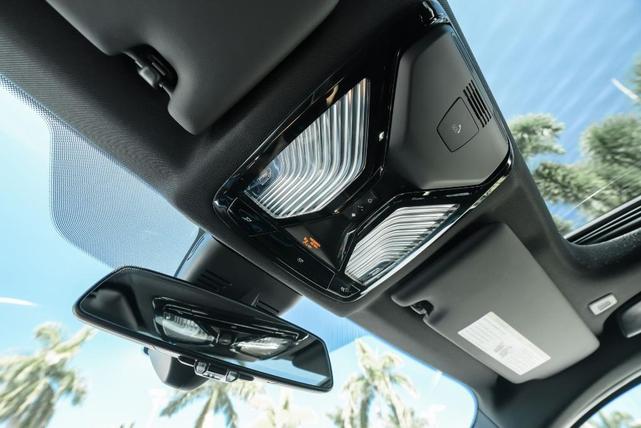 Photo of 2024 Black BMW 330
