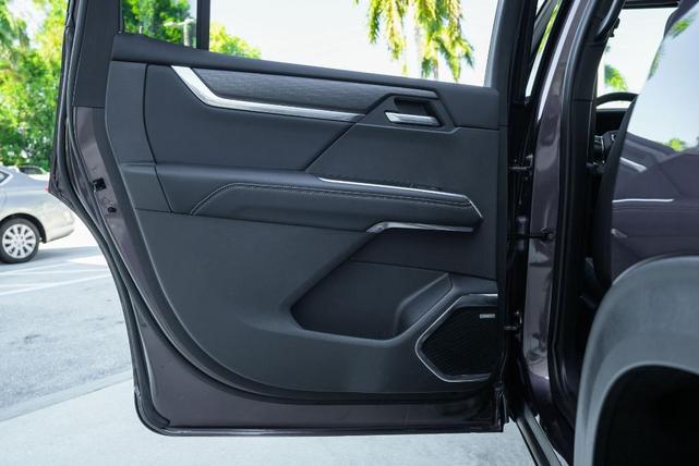 Photo of 2025 Crystal Metallic GMC Acadia