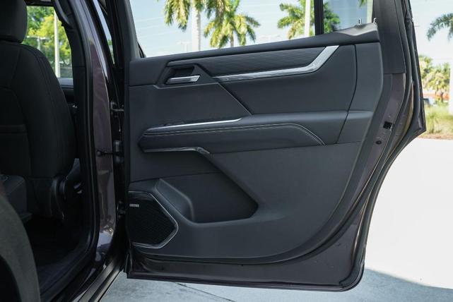Photo of 2025 Crystal Metallic GMC Acadia