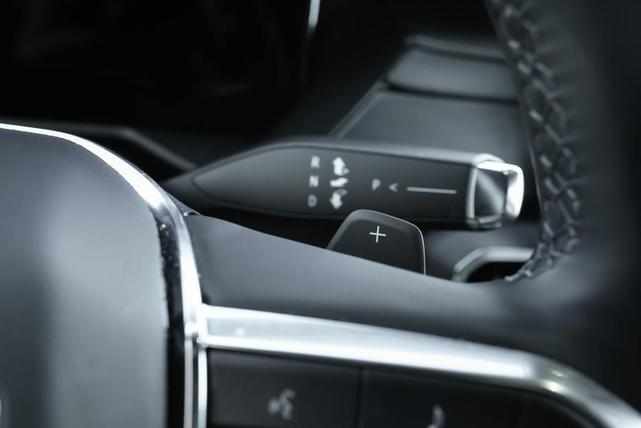 Photo of 2025 Crystal Metallic GMC Acadia