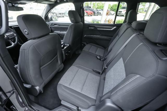 Photo of 2025 Crystal Metallic GMC Acadia