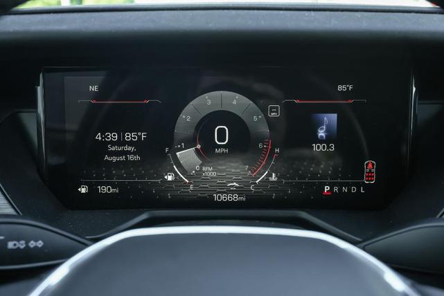 Photo of 2025 Crystal Metallic GMC Acadia