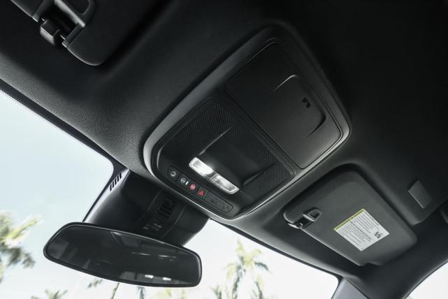 Photo of 2025 Crystal Metallic GMC Acadia