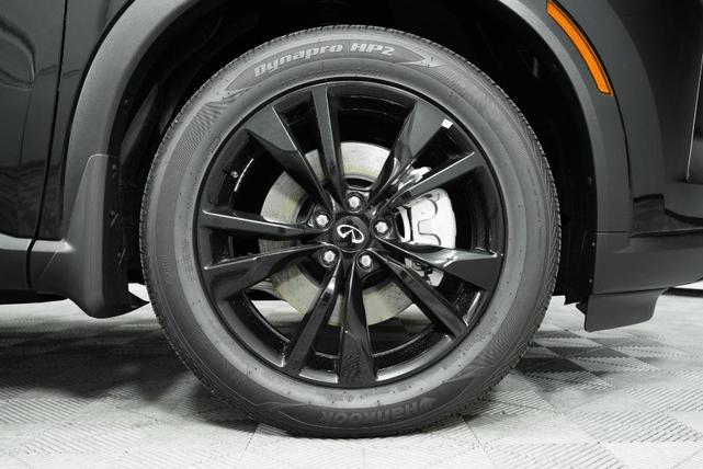 Photo of 2025 Diamond Black INFINITI QX60