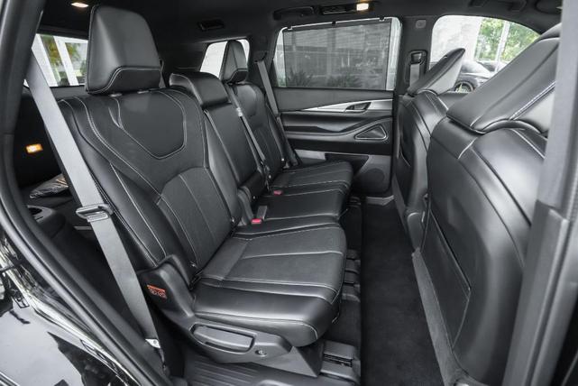 Photo of 2025 Diamond Black INFINITI QX60