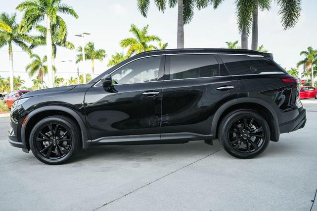 Photo of 2025 Diamond Black INFINITI QX60