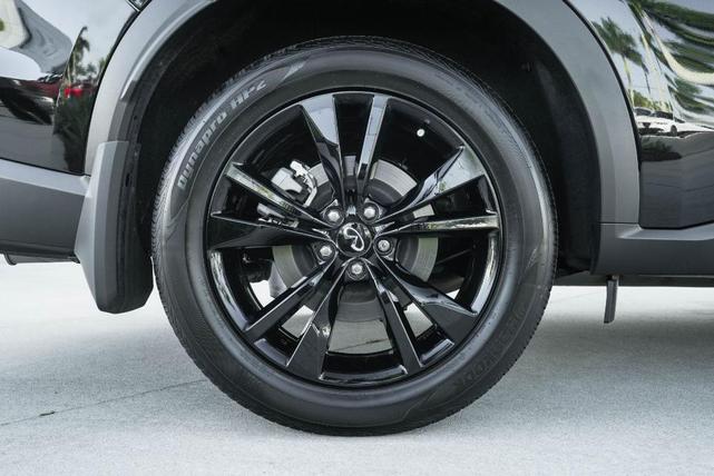 Photo of 2025 Diamond Black INFINITI QX60