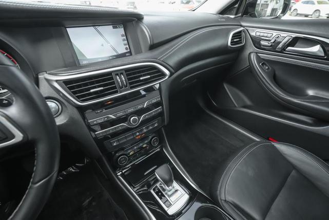 Photo of 2018 Blade Silver INFINITI QX30