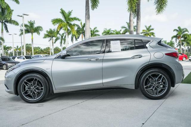 Photo of 2018 Blade Silver INFINITI QX30
