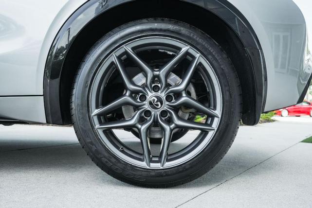 Photo of 2018 Blade Silver INFINITI QX30