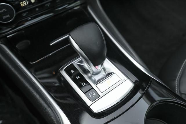 Photo of 2018 Blade Silver INFINITI QX30