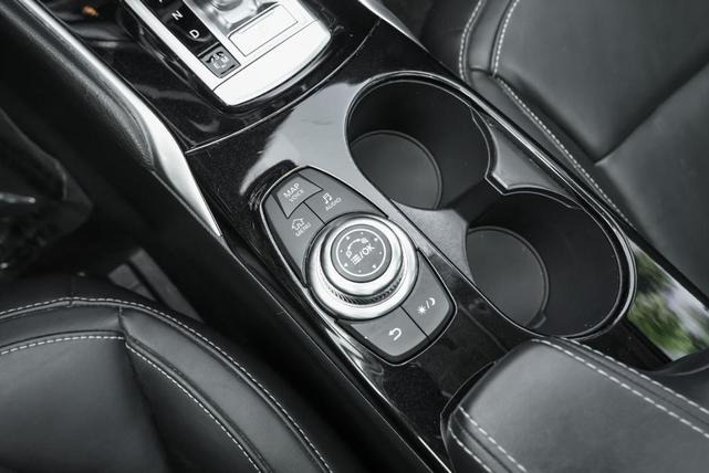 Photo of 2018 Blade Silver INFINITI QX30