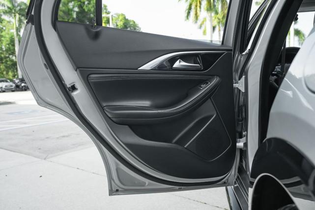 Photo of 2018 Blade Silver INFINITI QX30