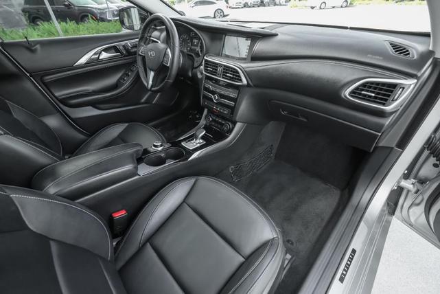 Photo of 2018 Blade Silver INFINITI QX30