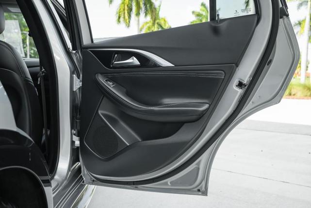 Photo of 2018 Blade Silver INFINITI QX30