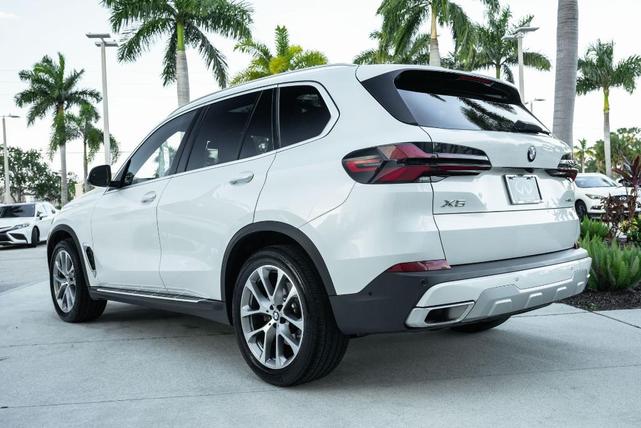 Photo of 2024 Mineral White Metallic BMW X5