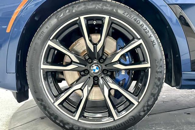 Photo of 2022 Phytonic Blue Metallic BMW X7