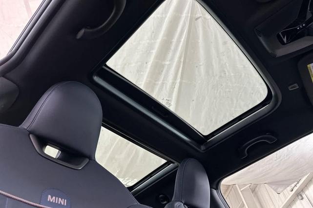 Photo of 2025 Chili Red II MINI Hardtop