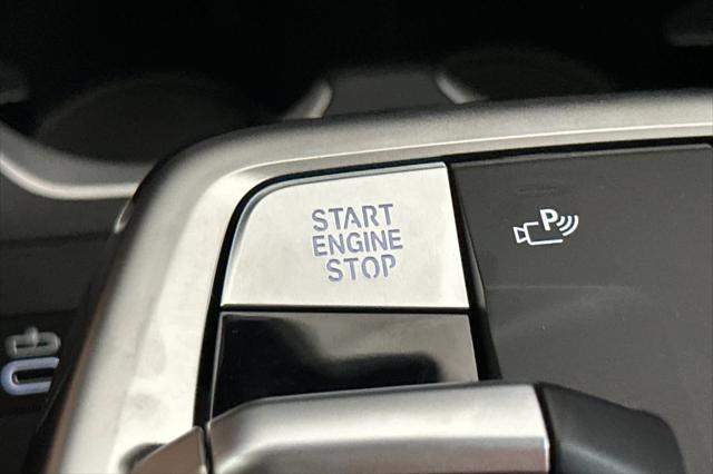 Photo of 2025 Black Sapphire Metallic BMW X1