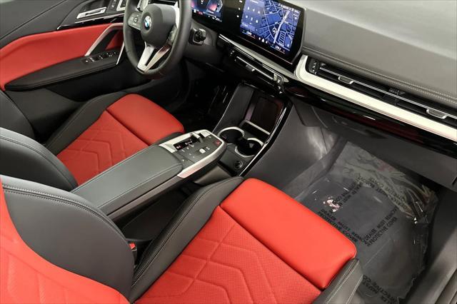 Photo of 2025 Black Sapphire Metallic BMW X1