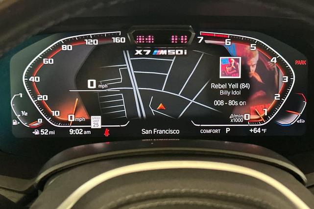 Photo of 2022 Mineral White Metallic BMW X7