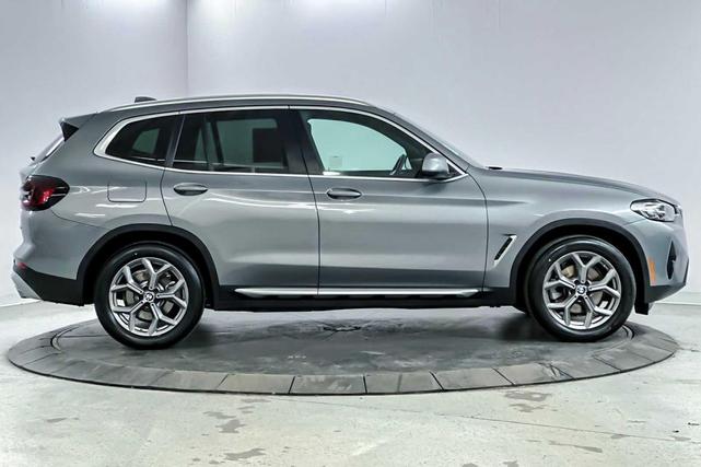 Photo of 2023 Skyscraper Gray Metallic BMW X3