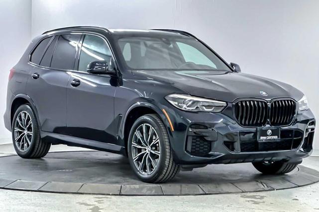 Photo of 2023 Carbon Black Metallic BMW X5