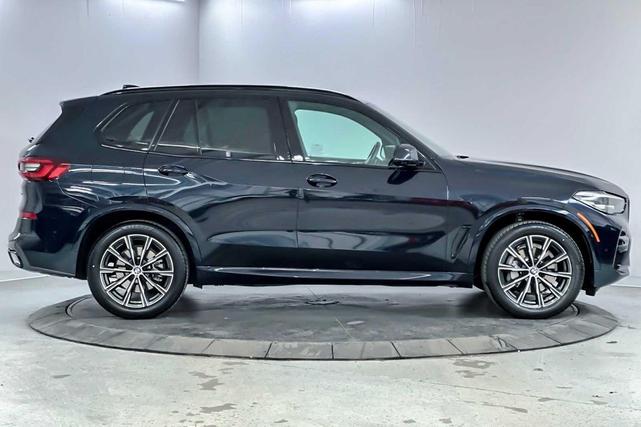 Photo of 2023 Carbon Black Metallic BMW X5