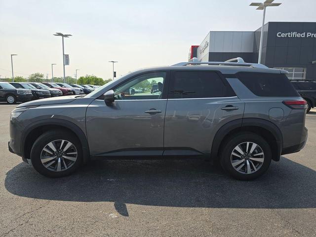 Photo of 2023 Gun Metallic Nissan Pathfinder