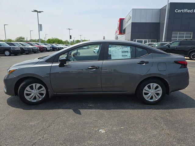 Photo of 2025 Gun Metallic Nissan Versa