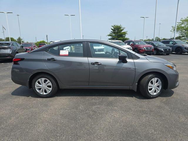 Photo of 2025 Gun Metallic Nissan Versa