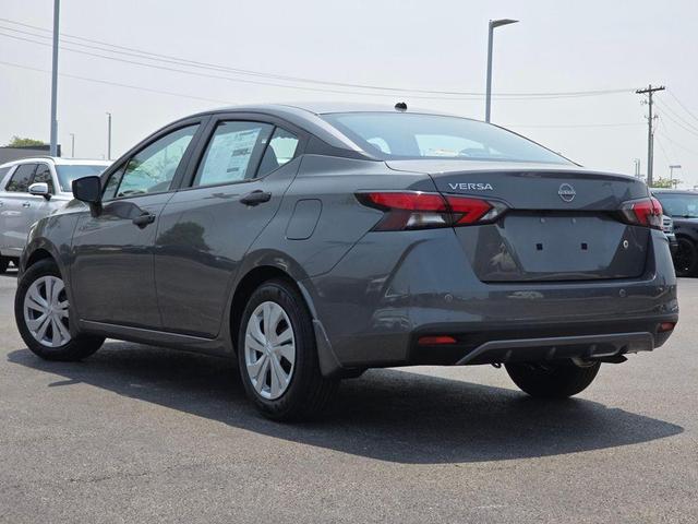 Photo of 2025 Gun Metallic Nissan Versa