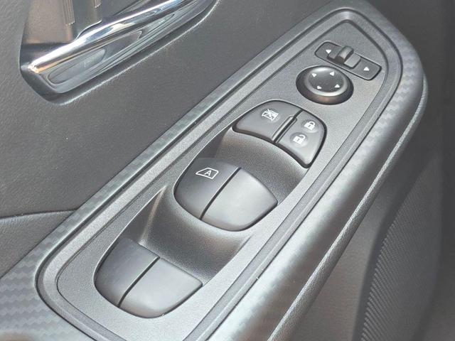 Photo of 2025 Black Nissan Versa