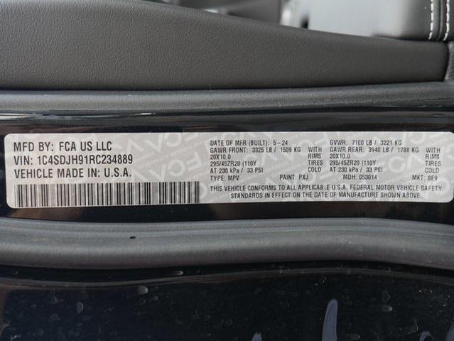 Photo of 2024 DB Black Crystal Clearcoat Dodge Durango