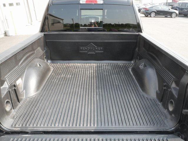 Photo of 2023 Diamond Black Crystal Pearlcoat RAM 1500