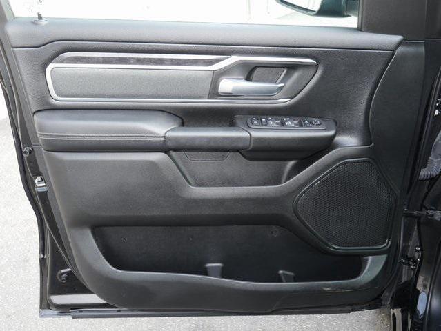 Photo of 2023 Diamond Black Crystal Pearlcoat RAM 1500