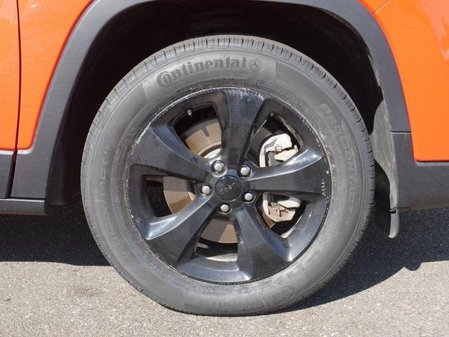 Photo of 2021 Spitfire Orange Clearcoat Jeep Cherokee