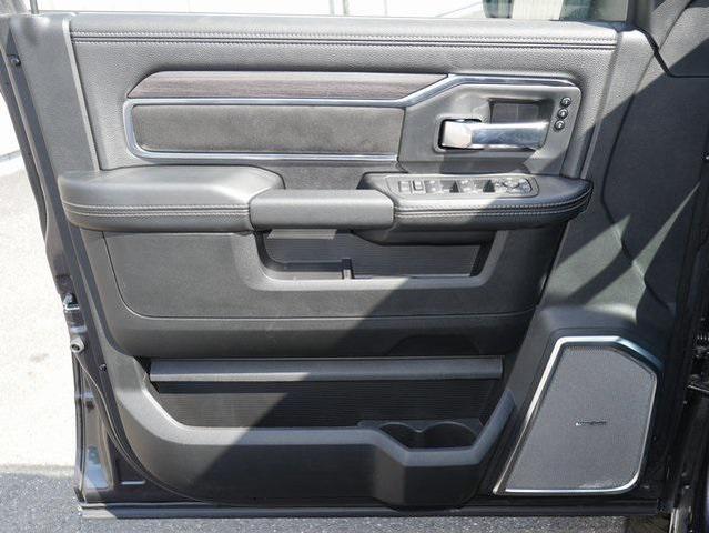 Photo of 2025 Granite Crystal Metallic Clearcoat RAM 2500